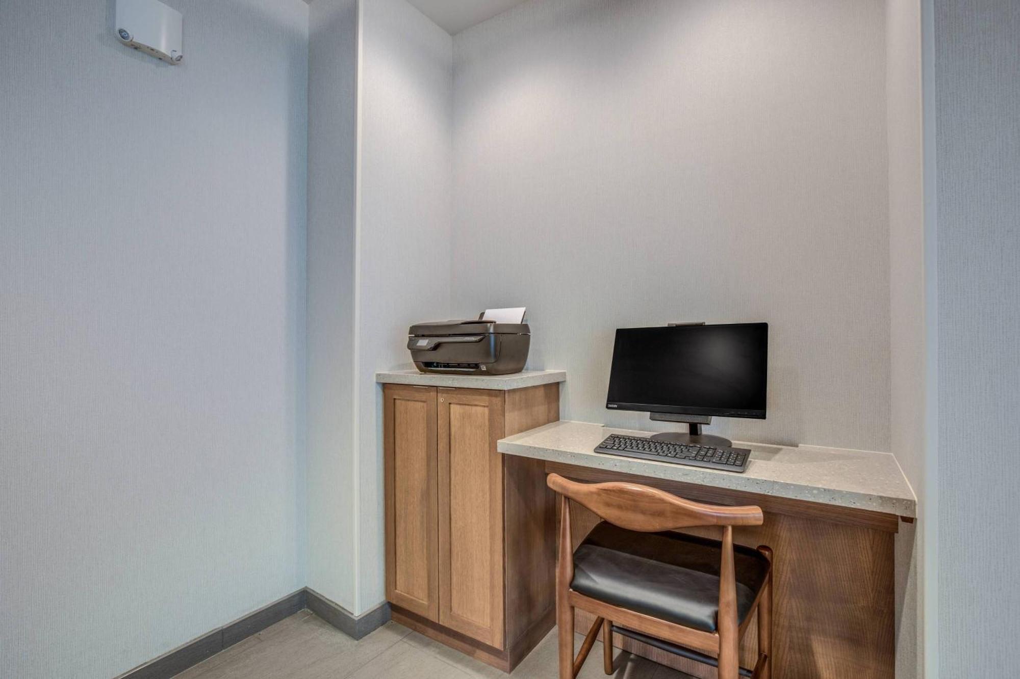 Fairfield Inn & Suites Whitewater Bagian luar foto