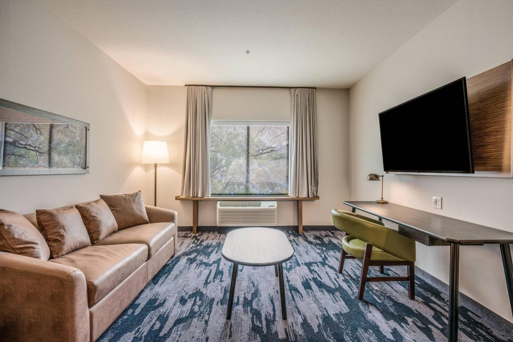 Fairfield Inn & Suites Whitewater Bagian luar foto